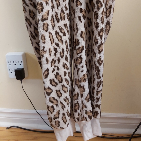 Pajama - Picture 11 of 11